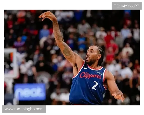 爱德华兹连续关键突破拉开差距 提升球队季后赛进攻效率