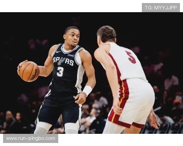 凯尔登·约翰逊三分效率提升显著，拉开队内得分差距