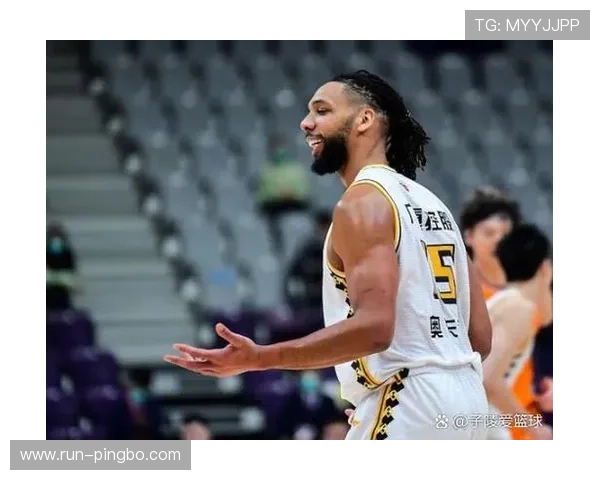 奥卡福内线强攻拉开禁区空间提升球队篮板率